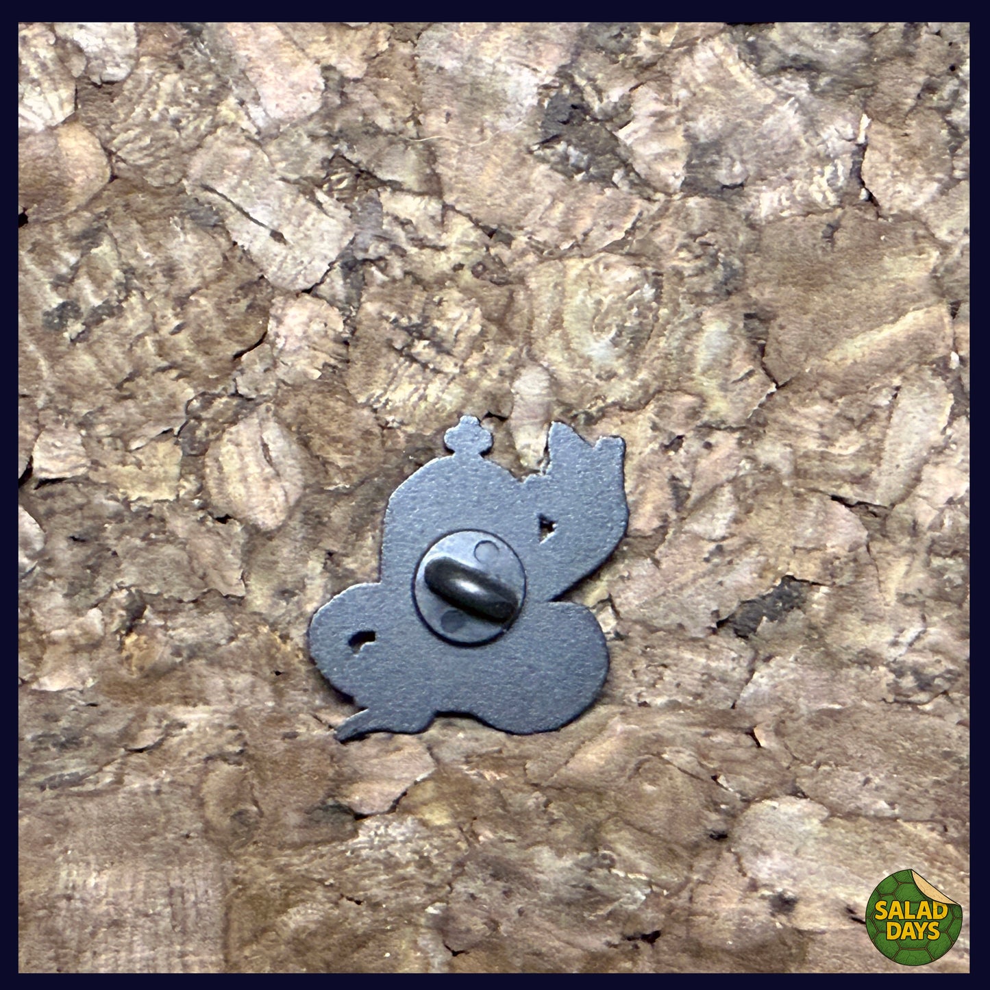 Beetlejuice -Enamel Pin- Never Trust The Living