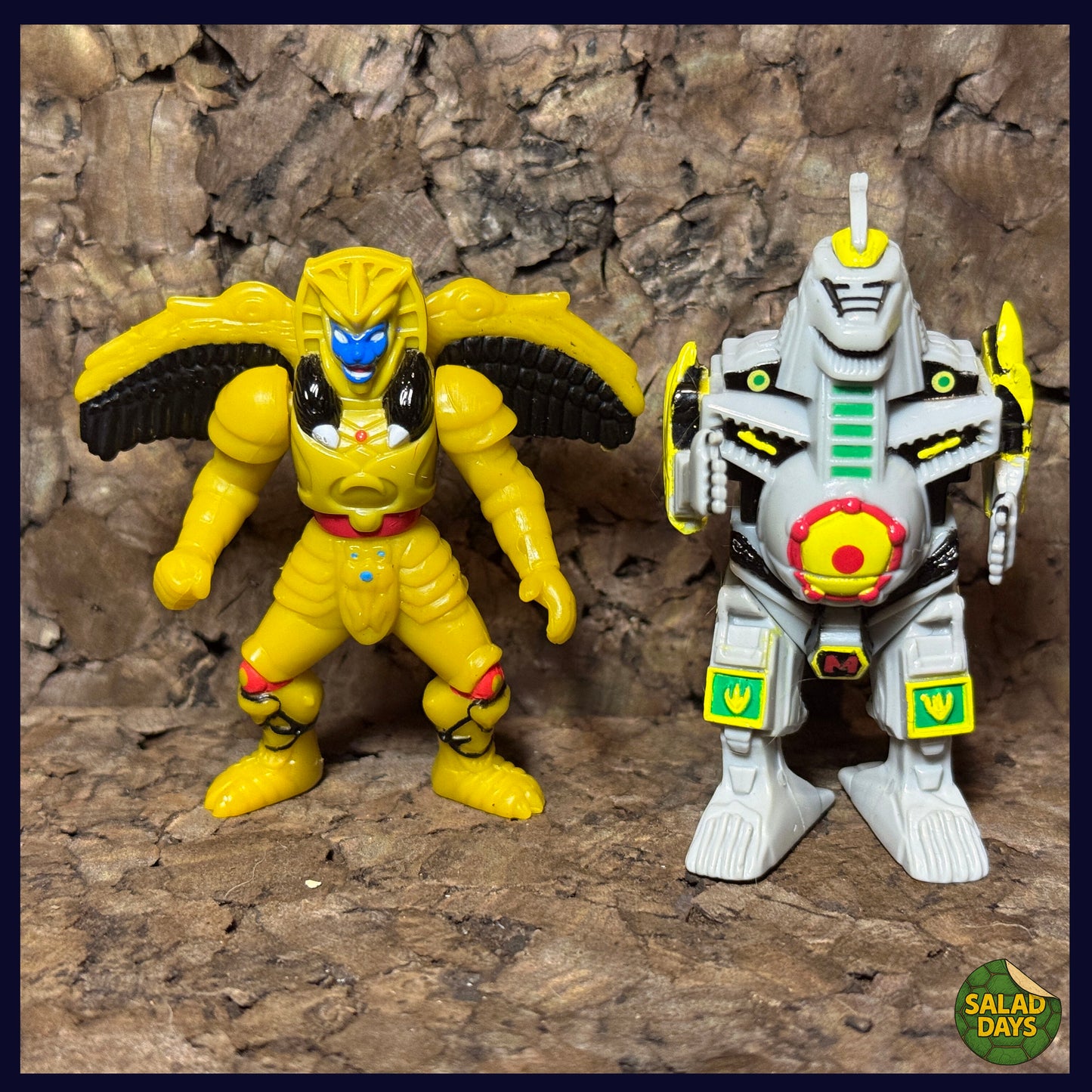 Mighty Morphin Power Rangers -Pack #2 Dragonzord vs Goldar- Micro Machines